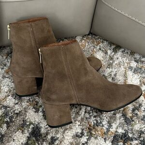 ATP ATELIER SIZE 36 TAUPE ITALIAN SUEDE LEATHER ZIP BACK ANKLE BOOTS